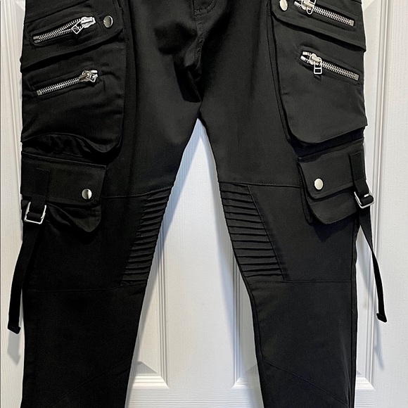 Faith Connection 
CLASSIC CARGO PANTS - Picture 2 of 7